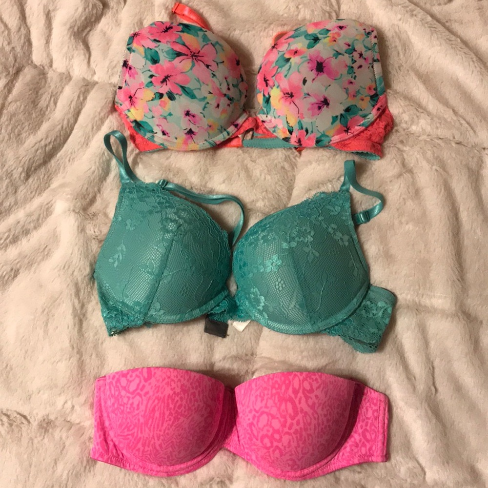 Set of 3 bras Aeropostale size 32B and 34B